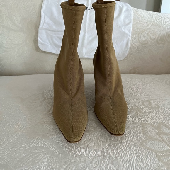 Sergio Rossi vintage fabulous tan sock boot with leather trim on the backside. - Picture 2 of 12